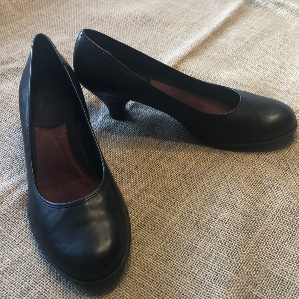 A2 by Aerosoles... Black heels